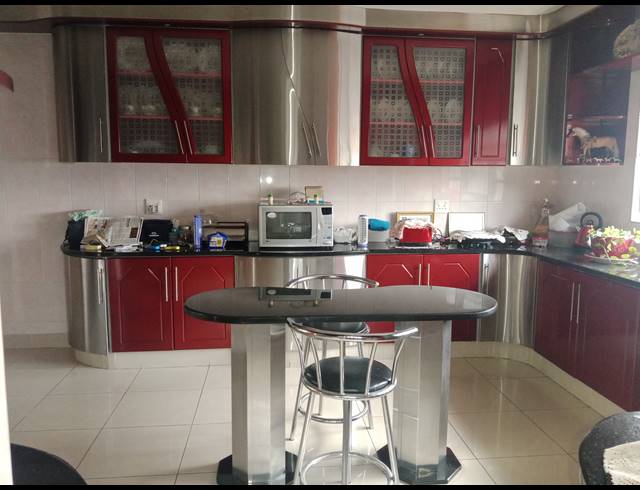 4 BEDROOM FREEHOLD FOR SALE IN HAYFIELDS